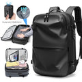 Mochila ampliada para hombre con correas dobles para los hombros.